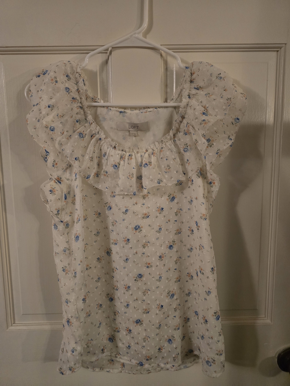 LOFT White Floral Ruffle Sleeve Blouse - Blue & Tan Flowers #271
